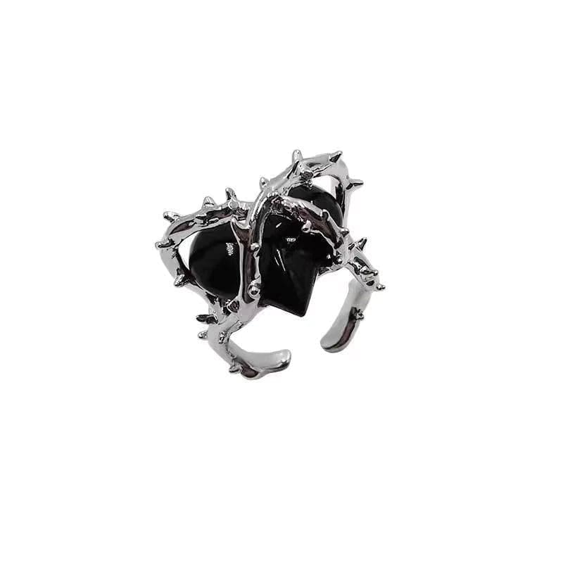 Drezden Goth Gothic Thorn Heart Ring
